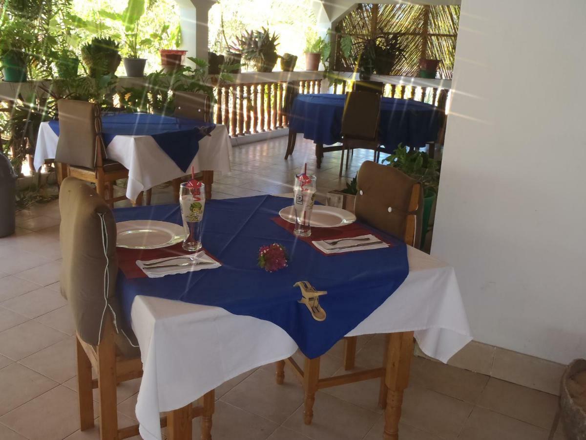 Chez Laurette Hotel Morombe Zewnętrze zdjęcie